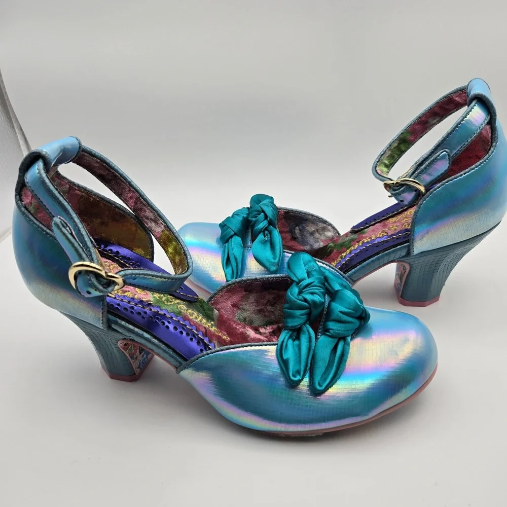Irregular Choice NEW Summer Breeze Blue Iridescent Holographic W/Bows Sz 39 US 8